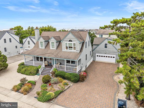 2nd image of 10608 Beach Ave