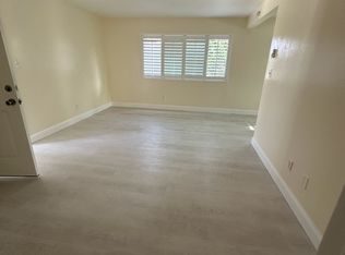 121 N Calle Vis #121, Camarillo, CA 93010
