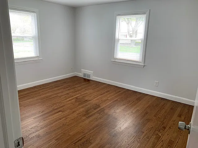 84 Hall St — Photo 4