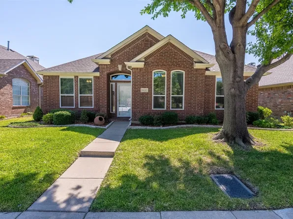 8632 Woodcreek Dr, Irving, TX 75063