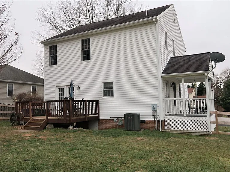 685 Tarrytown Rd — Photo 14