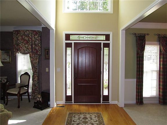 3rd image of 2595 Ashbourne Dr