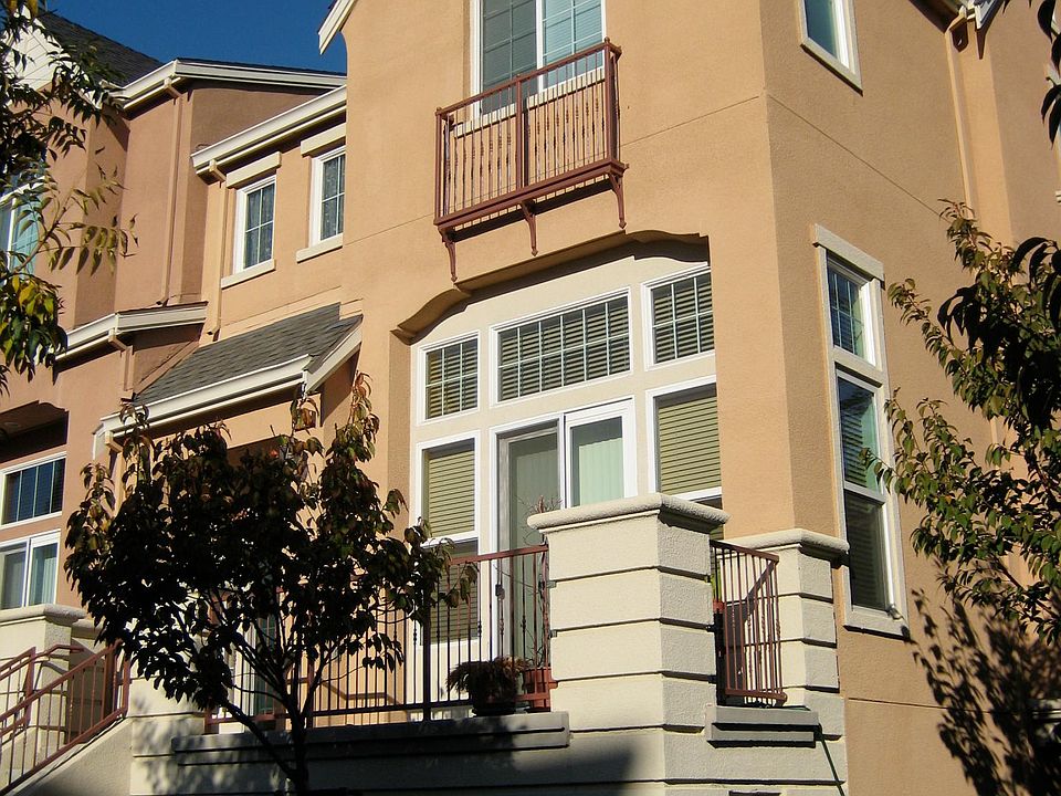 1st image of 555 Moreland Way