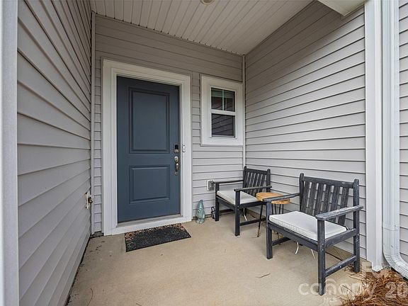 2nd image of 515 Tayberry Ln