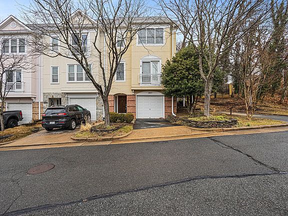 2nd image of 3801 Woodlawn Ct
