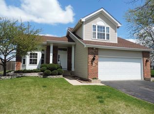 845 Chelsea Ct, Aurora, IL 60504