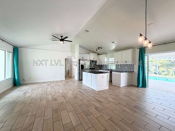 4th image of 631 SW 12th St