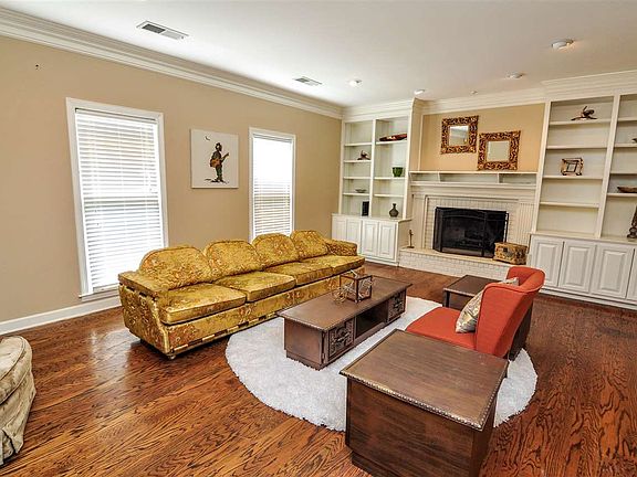 3rd image of 2494 Eagleridge Ln