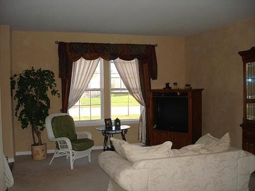 2nd image of 764 S Winchester Dr