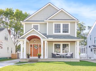 1047 Oxford Rd, Berkley, MI 48072