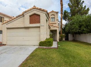 9936 Coral Sands Dr, Las Vegas, NV 89117