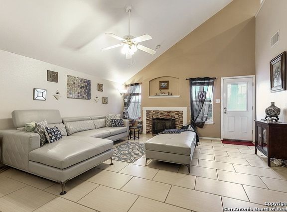 5th image of 5211 Wood Glen Dr