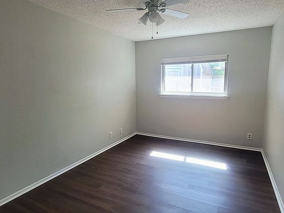 2nd image of 1331 Bayou St