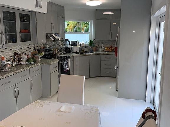 4th image of 6726 SW 103rd Ct