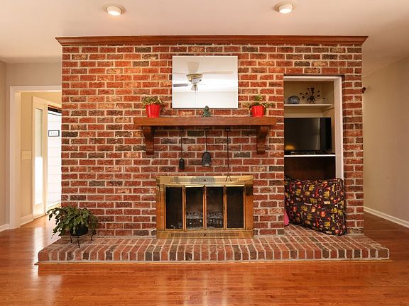 4th image of 108 Summerlin Dr
