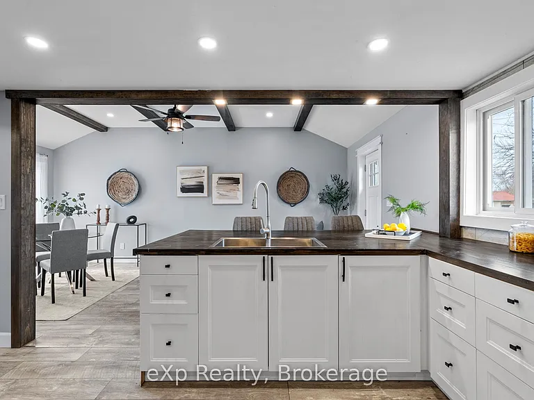 236 Sydenham St — Photo 13