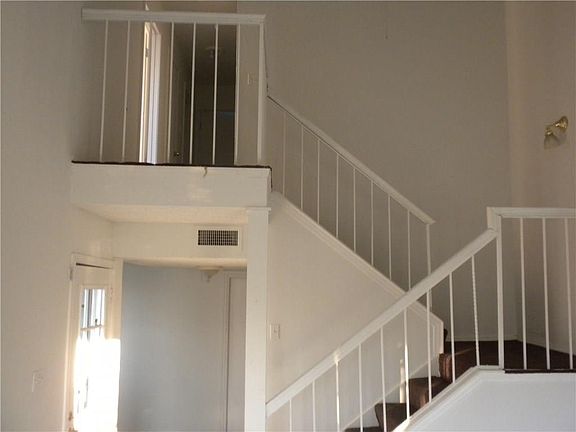 5th image of 10451 Chelmsford Dr
