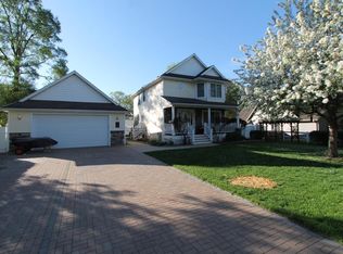 33125 S Lakeshore Dr, Burlington, WI