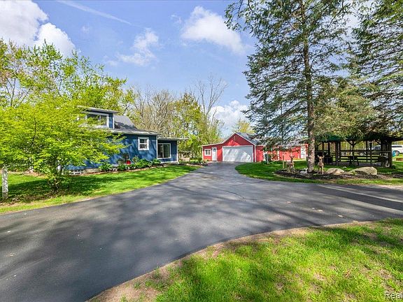 4th image of 5610 Croswell Rd
