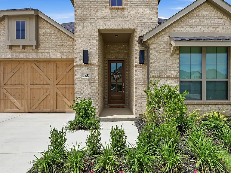 1837 Flowing Ridge Rd — Photo 2