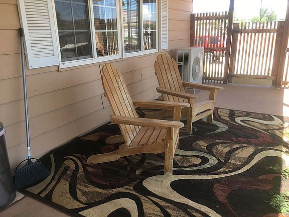 Easy conversation space.