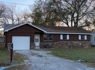 204 S Perry St, Fairland, OK 74343