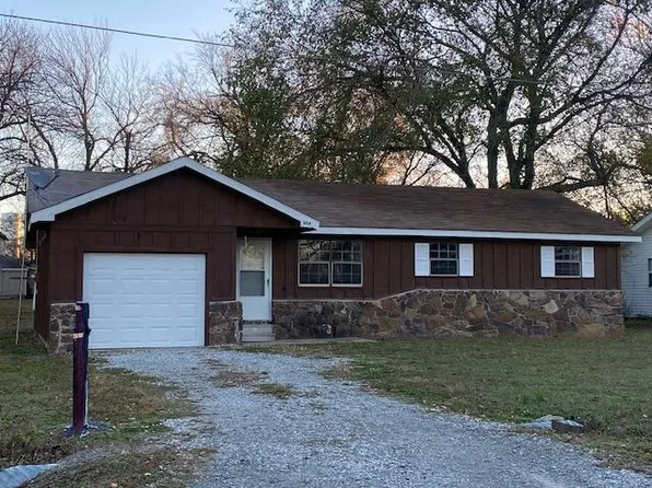 204 S Perry St, Fairland, OK 74343
