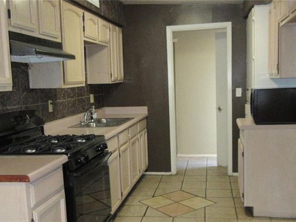 5th image of 204 Whittier Dr
