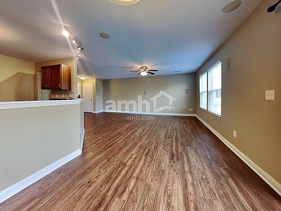 5th image of 319 Hennepin Dr