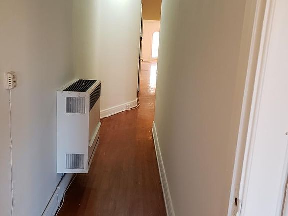 5th image of 222 S Kenmore Ave APT 3