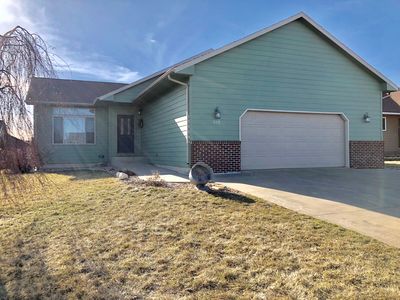 425 Macey Ave, Harrisburg, SD, 57032