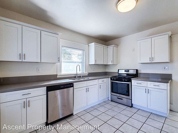 5th image of 245 33rd St