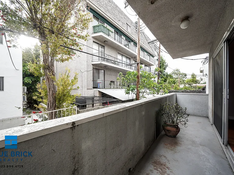 815 S Shenandoah St #301 — Photo 3