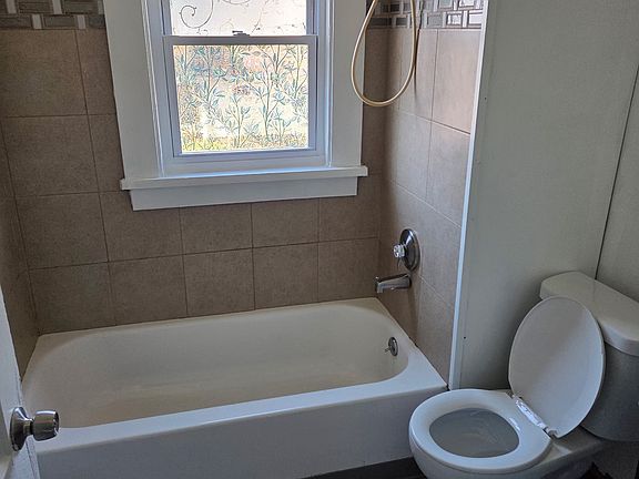 5th image of 3341 W 122nd St APT 2