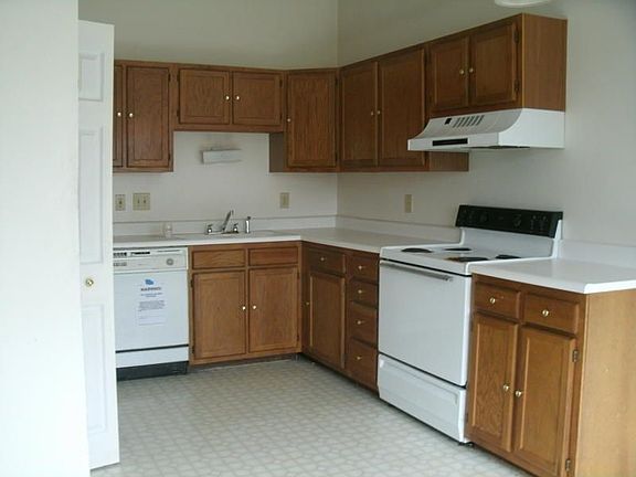5th image of 11123 Essen Ct