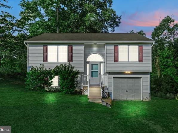 5467 Caroline Village Rd, Woodford, VA 22580