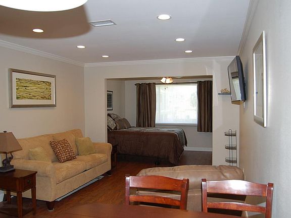 3rd image of 7453 Sunset Harbor Dr #202