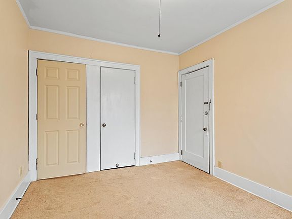 4th image of 418 Morgan Ave S #2