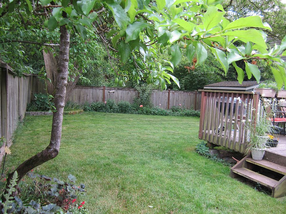 2nd image of 9216 8th Ave NE