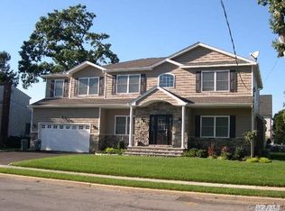 134 N Manhattan Ave, Massapequa, NY 11758