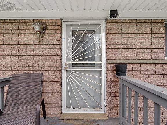 5th image of 23100 Mapleridge Dr