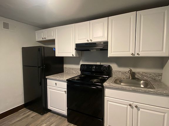4th image of 3540 Wyandotte St #1
