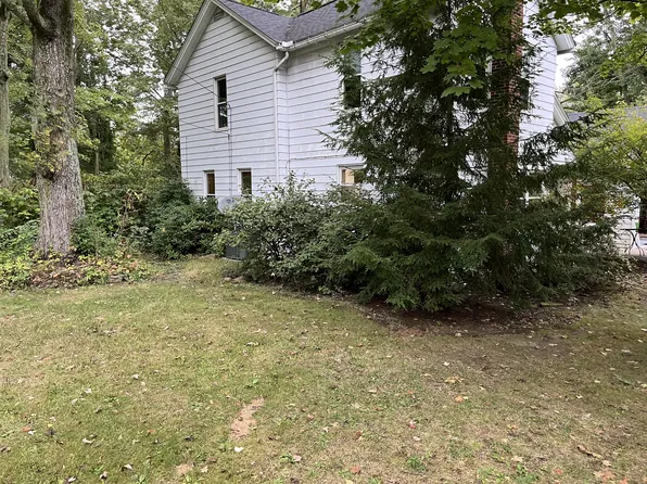 2863 Pickle Rd, Akron, OH 44312