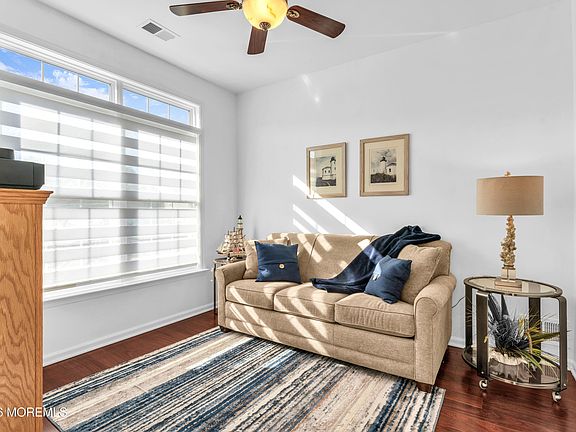 3rd image of 13 Crawford Road