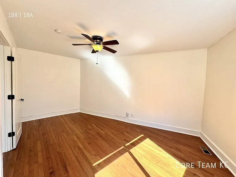 4328 Roanoke Pkwy #206 — Photo 7