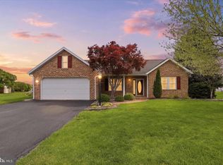 340 Suelinn Dr, Chambersburg, PA 17201