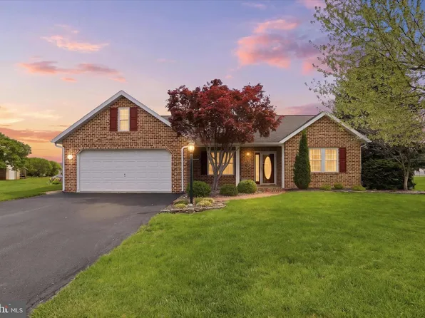 340 Suelinn Dr, Chambersburg, PA 17201