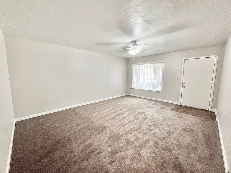 1707-1709 Madrone Ave — Photo 2