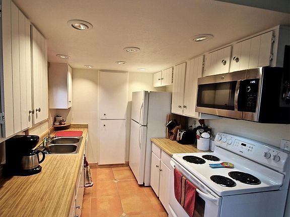 5th image of 10429 Holland Pl