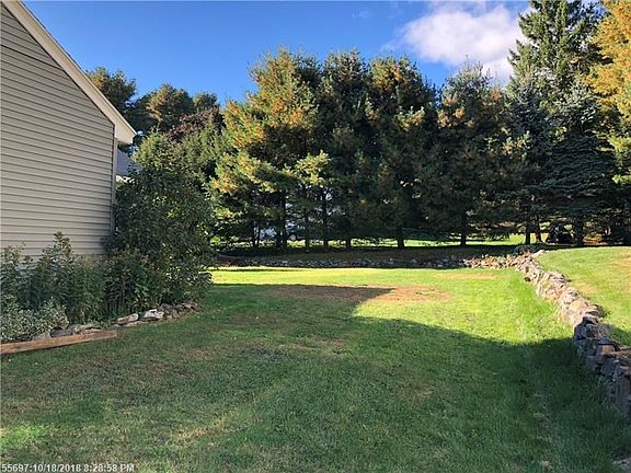 Large side yard